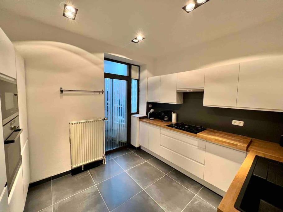 Bellevue - Grand Appartement Pour 5 Sur Les Quais De La Meuse Liège Exterior foto