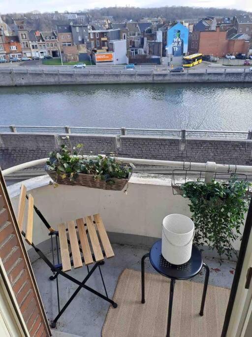 Bellevue - Grand Appartement Pour 5 Sur Les Quais De La Meuse Liège Exterior foto