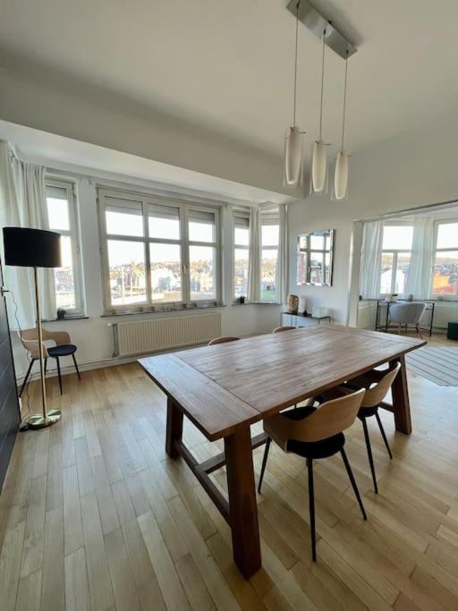 Bellevue - Grand Appartement Pour 5 Sur Les Quais De La Meuse Liège Exterior foto