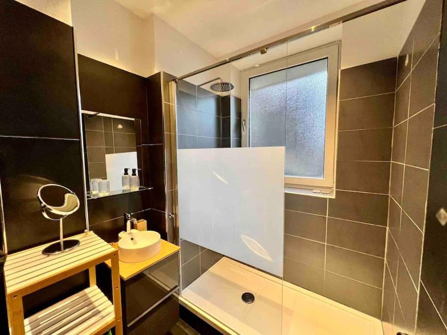 Bellevue - Grand Appartement Pour 5 Sur Les Quais De La Meuse Liège Exterior foto