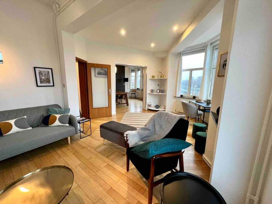 Bellevue - Grand Appartement Pour 5 Sur Les Quais De La Meuse Liège Exterior foto