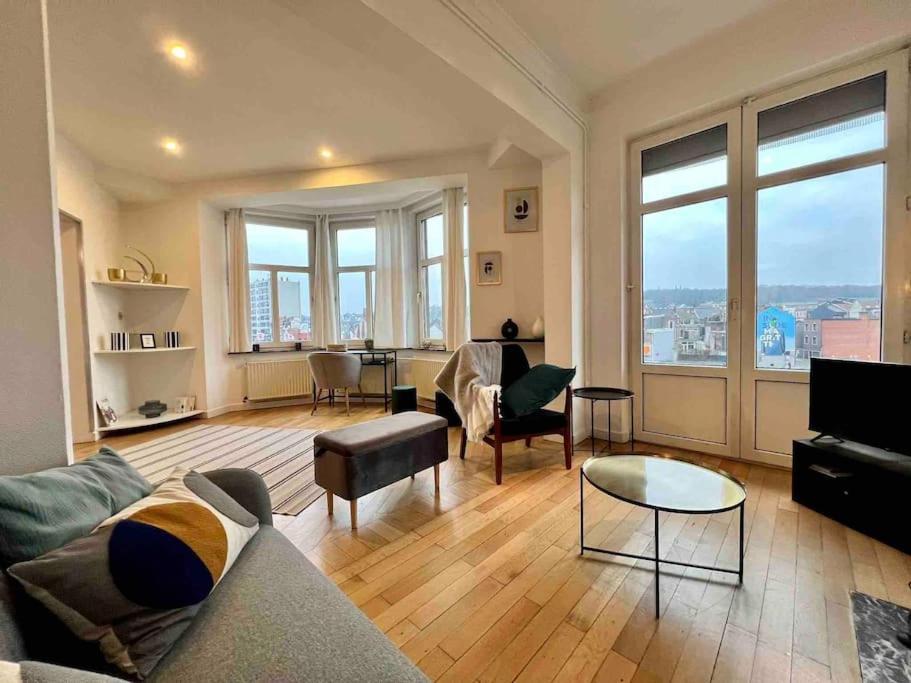 Bellevue - Grand Appartement Pour 5 Sur Les Quais De La Meuse Liège Exterior foto