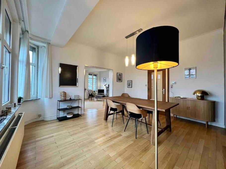 Bellevue - Grand Appartement Pour 5 Sur Les Quais De La Meuse Liège Exterior foto