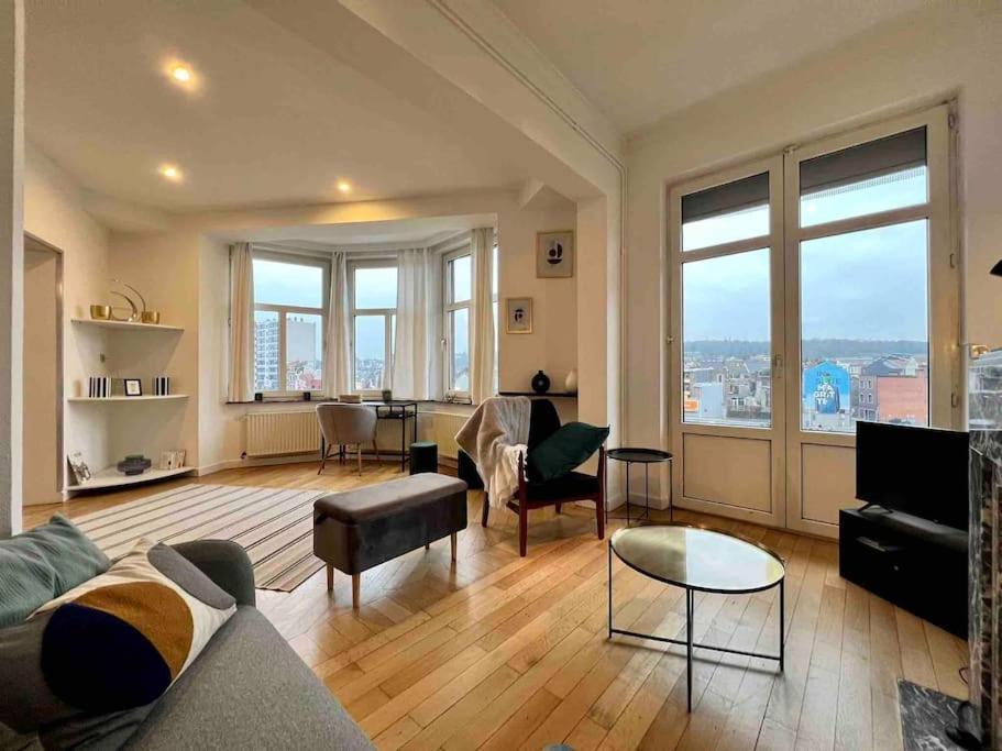 Bellevue - Grand Appartement Pour 5 Sur Les Quais De La Meuse Liège Exterior foto