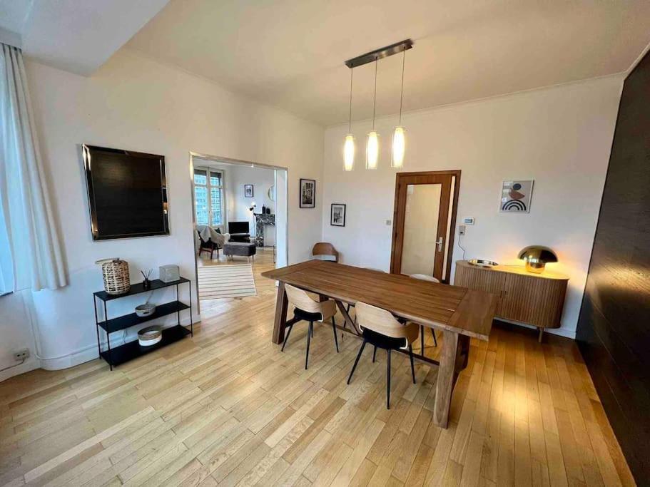 Bellevue - Grand Appartement Pour 5 Sur Les Quais De La Meuse Liège Exterior foto