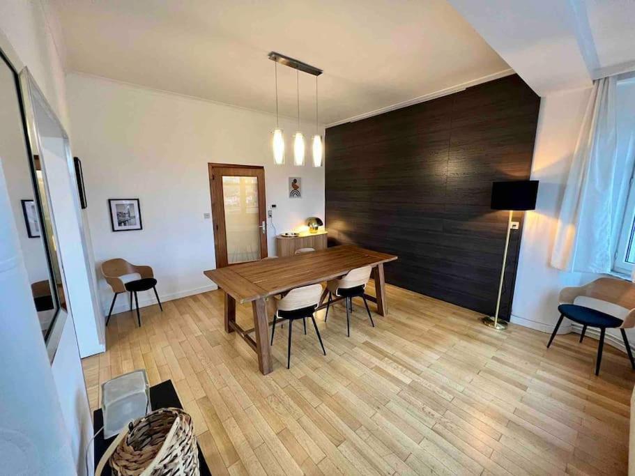 Bellevue - Grand Appartement Pour 5 Sur Les Quais De La Meuse Liège Exterior foto
